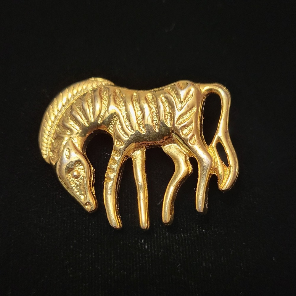 Vintage Unsigned Gold Tone Stylized Bohemian Zebra African Safari Brooch
